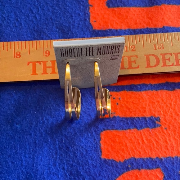 Robert Lee Morris Oval Open Hoops, NWT - Picture 8 of 8